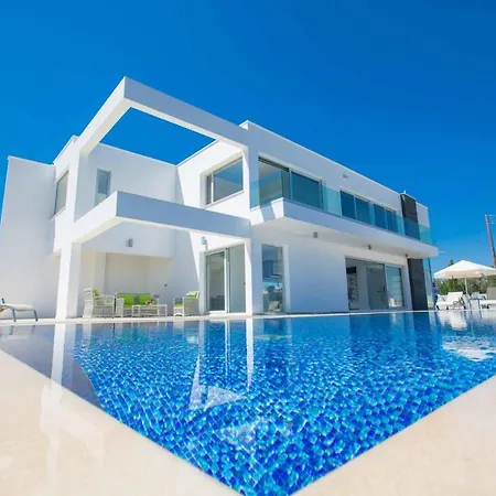 Pallas Villa *